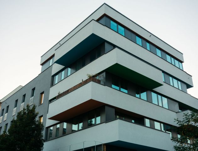 futuristic-designed-balcony-on-apartment-building-2025-10-06-08-55-49-utc futuristic-designed-balcony-on-apartment-building-2025-10-06-08-55-49-utc